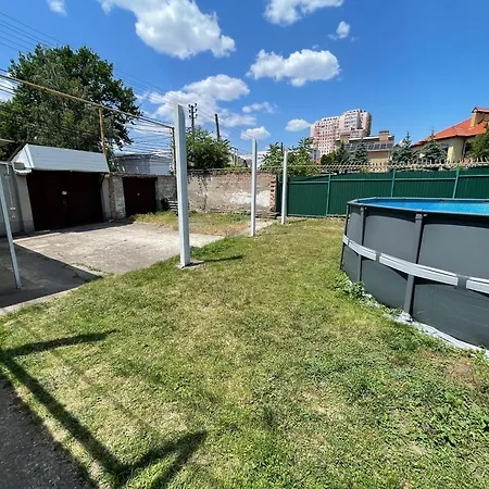 Holiday home 13-я станция фонтана дом с бассейном Odesa