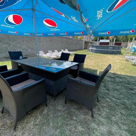 Holiday home 13-я станция фонтана дом с бассейном *