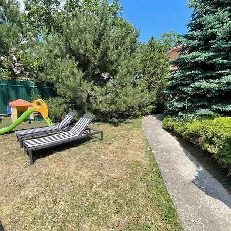 Holiday home 13-я станция фонтана дом с бассейном Odesa