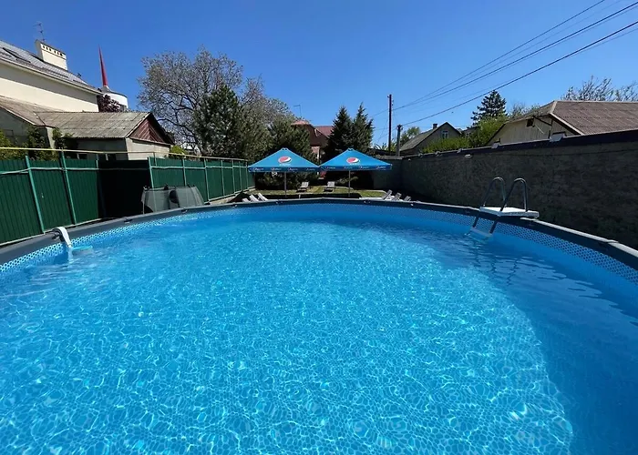 13-я станция фонтана дом с бассейном Odessa