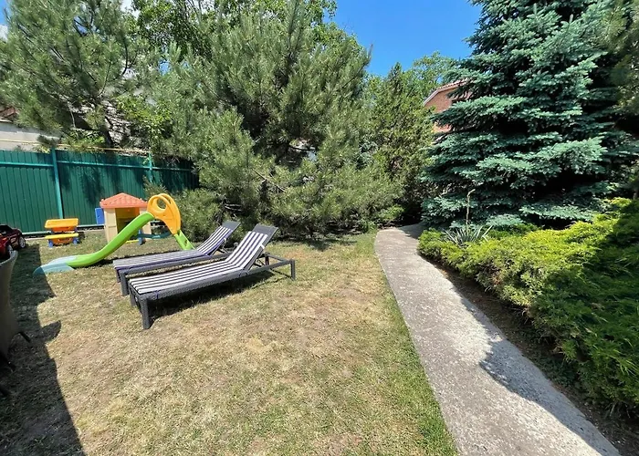 Holiday home 13-я станция фонтана дом с бассейном Odesa