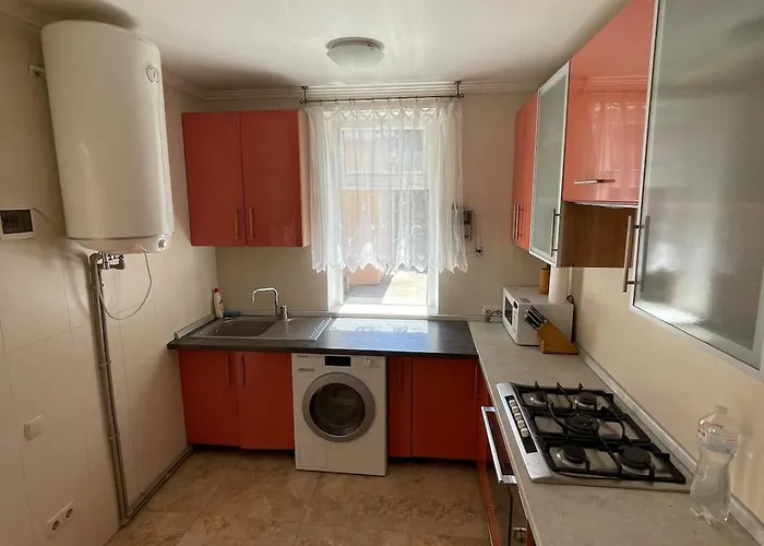 Holiday home 13-я станция фонтана дом с бассейном